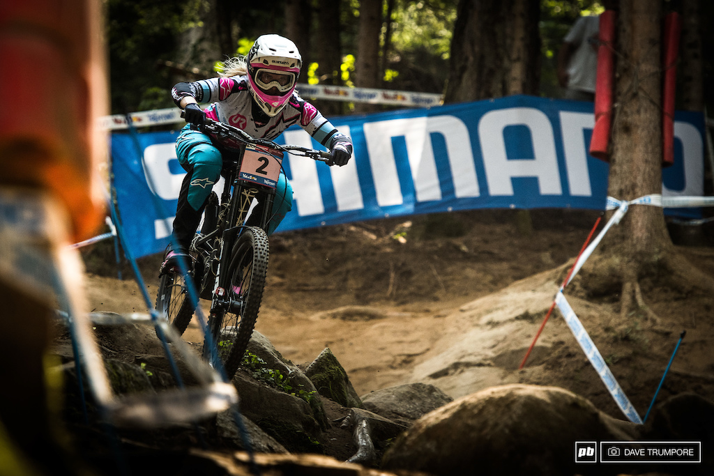 Tracey Hannah charged the course, putting 2.4 seconds into Tahnee Serve and 5 seconds into Rachel Atherton.