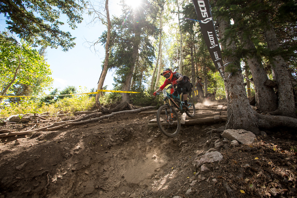Brandon Lesniak races the expert men's discipline on stage four of the SCOTT Enduro Cup presented by Vittoria at Deer Valley Resort in Park City, UT on August 26, 2017. (Photo: Sean Ryan, courtesy Enduro Cup)