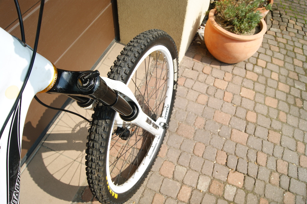 160 mm Marzocchi Bomber 55 TST2 Air has rough time when i reach hill
