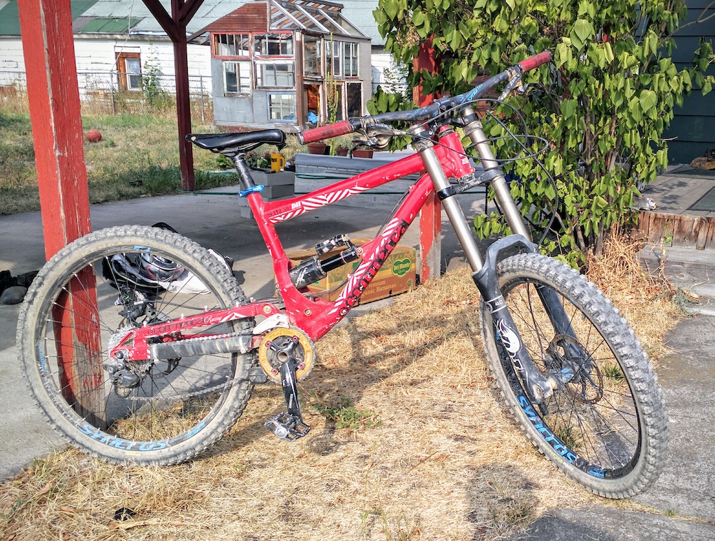 2011 Commencal Supreme DH and gear $1500