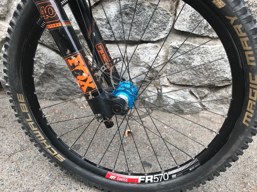 2017 V10CC X-rental - end of season - the 3M protective tape on the frames and forks works well. You can see the pulls and scratches in the 3M tape on this fork - but when you peel it off the fork will look great.
Available in M, L, XL &amp; XXL