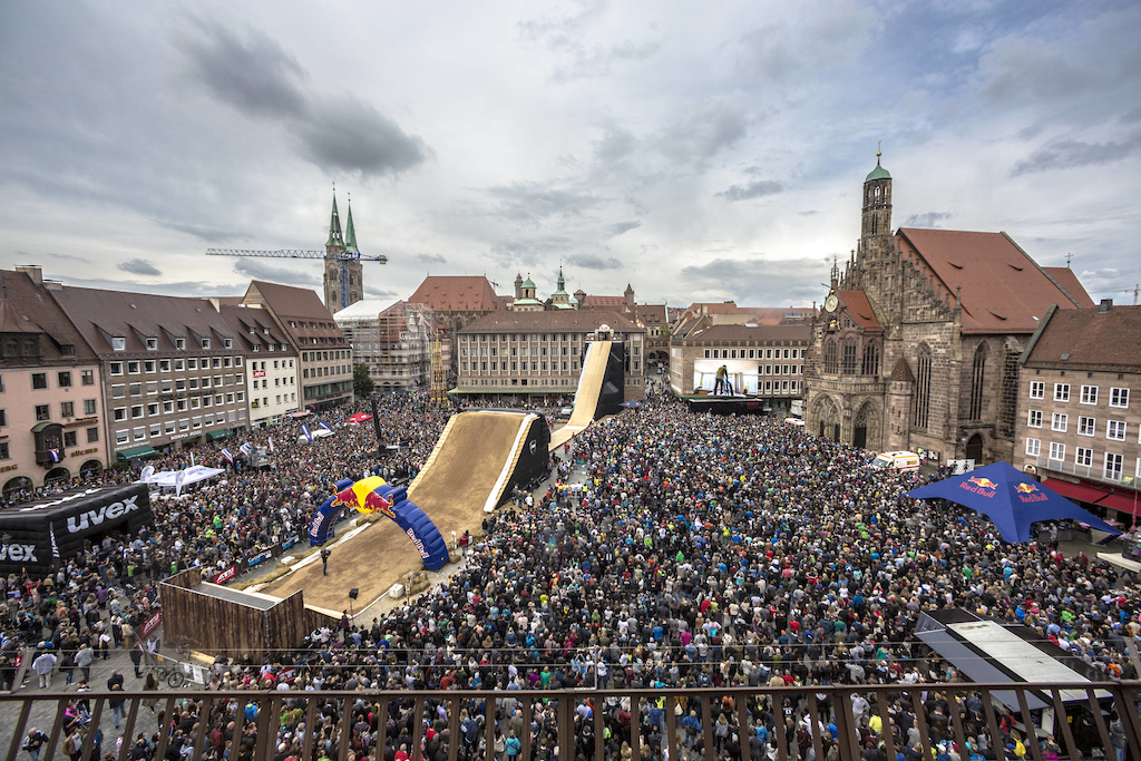 Overview during the Red Bull District Ride 2017 in Nuremberg, Germany on Saturday September 2nd 2017 // Flo Hagena / Red Bull Content Pool // P-20170902-29081 // Usage for editorial use only // Please go to www.redbullcontentpool.com for further information. //