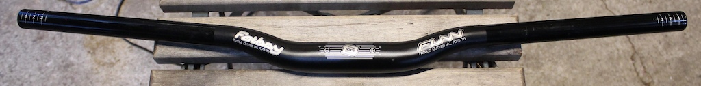 Funn Fatboy bars black. 715mm wide, 1" rise, 31.8mm clamping diameter, great condition - $25