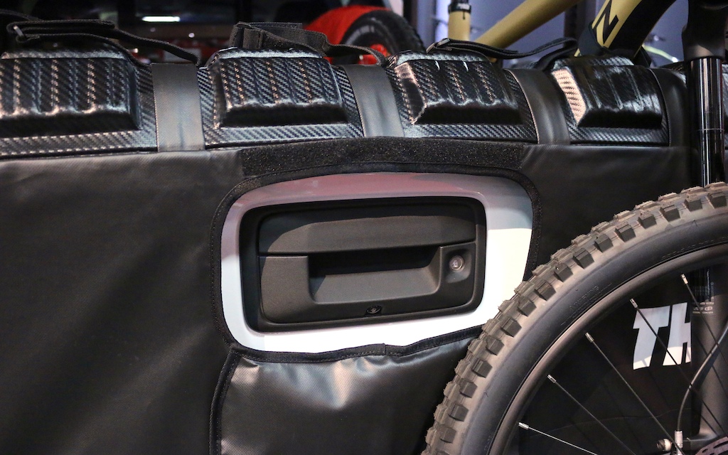 thule tailgate bike pad