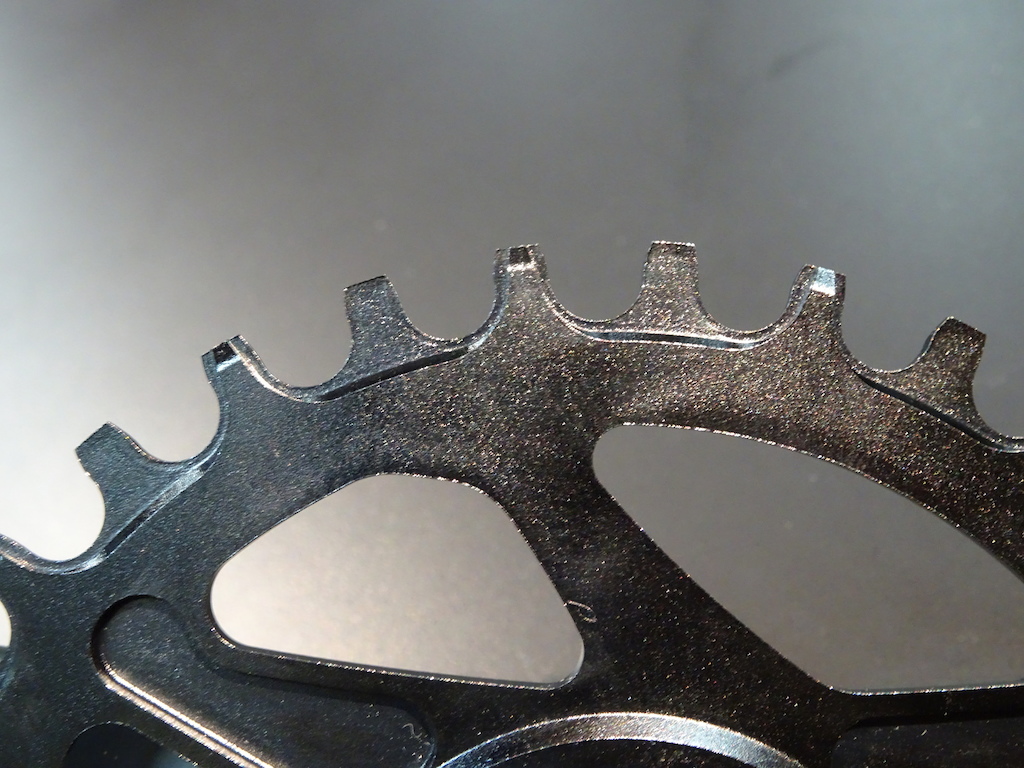 Another look at the left right tooth profile of the Praxis sprockets. Praxis and SRAM chainrings are interchangeable.