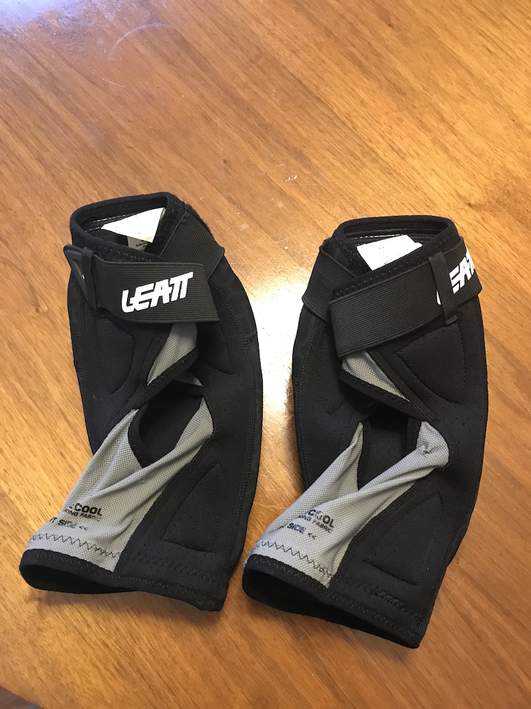 0 Leatt 3DF Knee Guards
