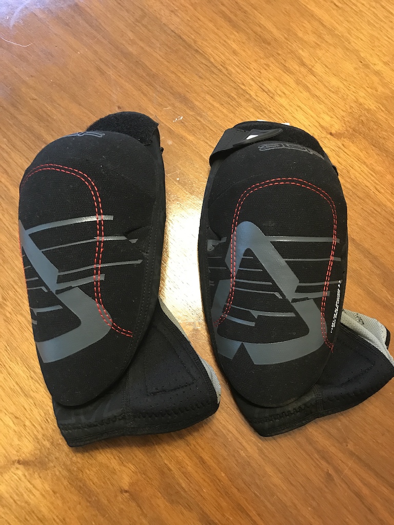 0 Leatt 3DF Knee Guards