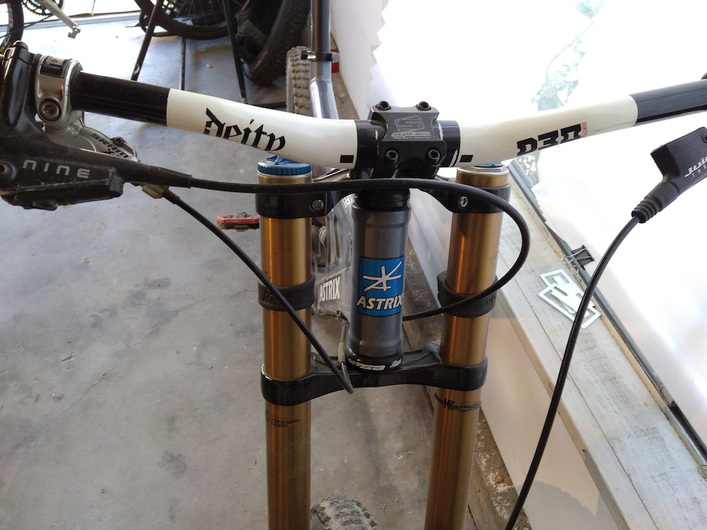 0 Astrix Huckster Freeride/DH bike with Fox 40