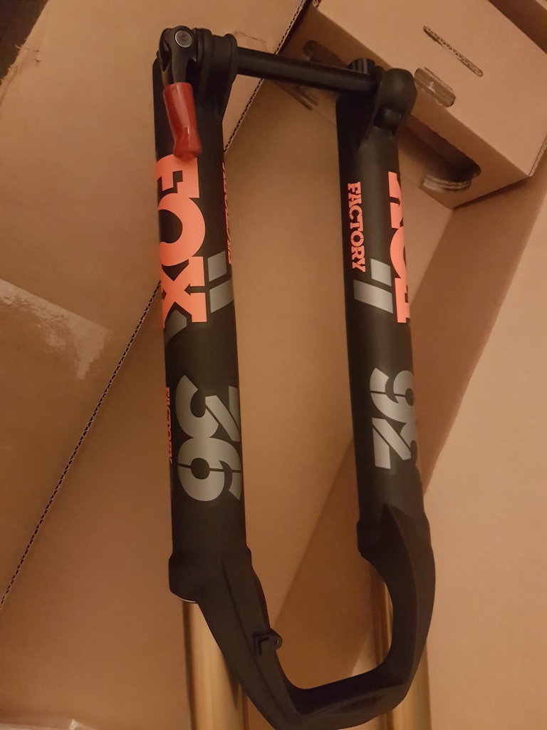 2018 Fox Float X2 - NEW