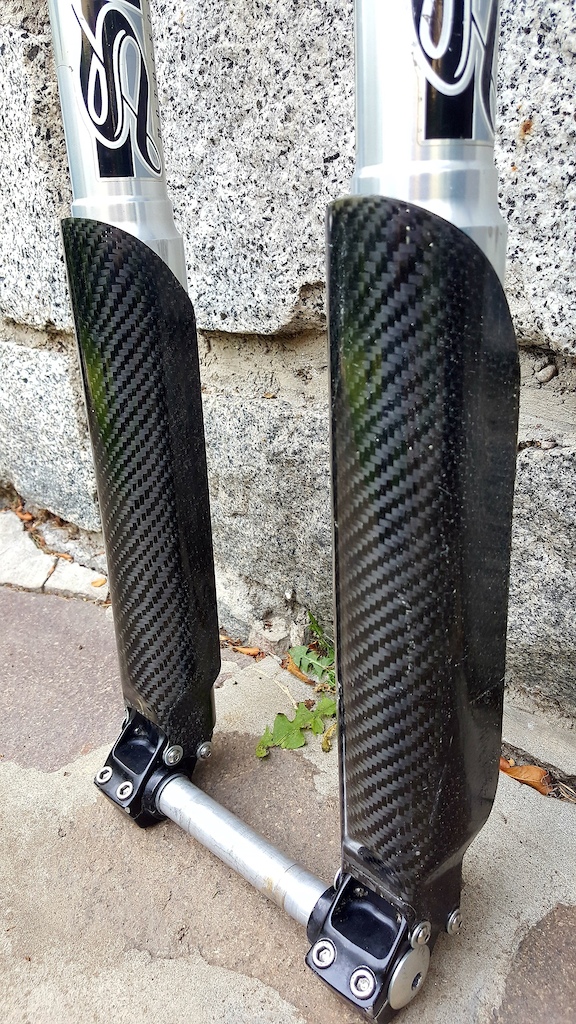 Prototype carbon fiber fork guards for Marzocchi Shiver DC
Just a fiew pieces in the world! Directly from Marzocchi!