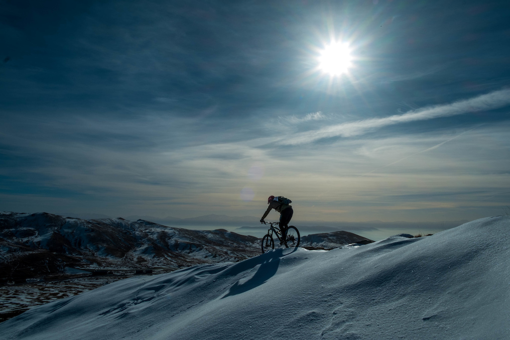 Winter is comming
Try to find trails in snow on Erciyes Mountain.
Little snow, dirt and ice good for Enduro/Allmountain experiance.
Erciyes SkiResort will open one slope for bikers in this session =) 

Photographers: hanife.altun