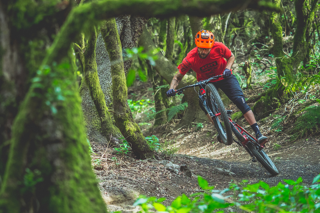 Wild Mountain Bike in El Hierro - Video - Pinkbike