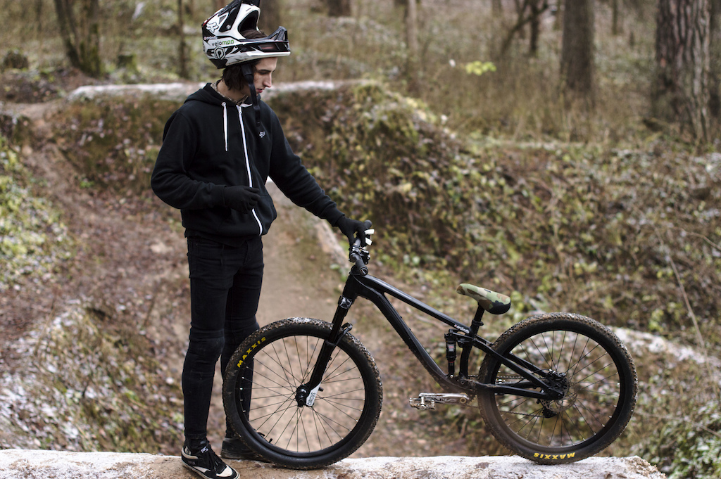 Watch the new video "The Grove" https://www.pinkbike.com/video/482484/