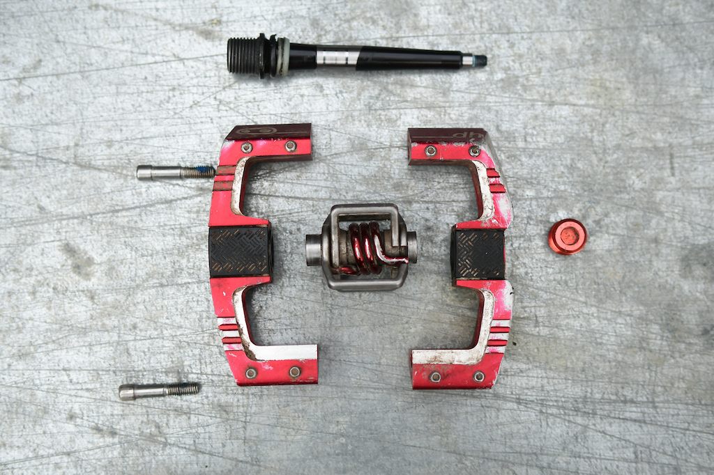 Crankbrothers Mallet DH Pedals - Review - Pinkbike