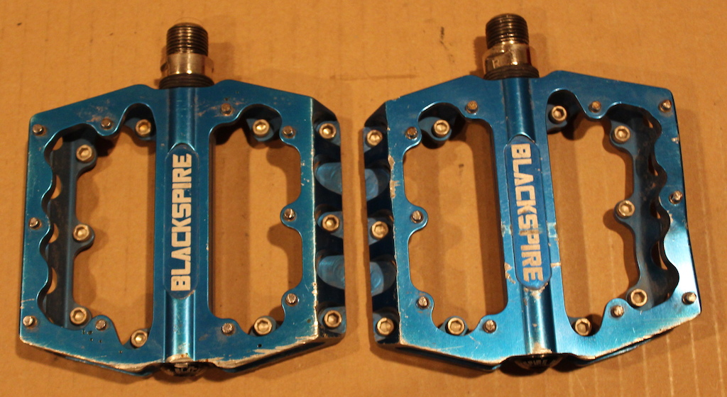 Used Robusto Pedals, blue, bad dent in one of the pedal bodies. Seems to work fine. - $20