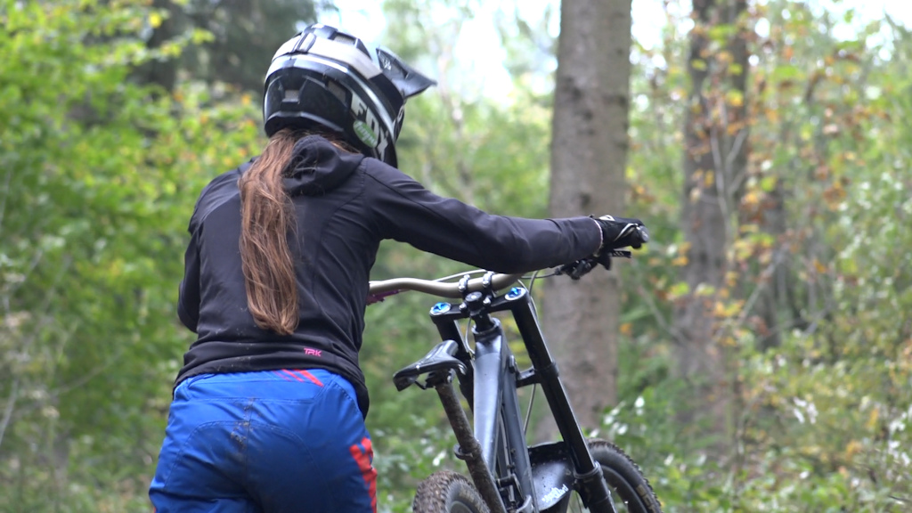 No days like those wood days. Four times Dutch downhill champ Eline Nijhuis rips in the forests of Hürtgenwald.