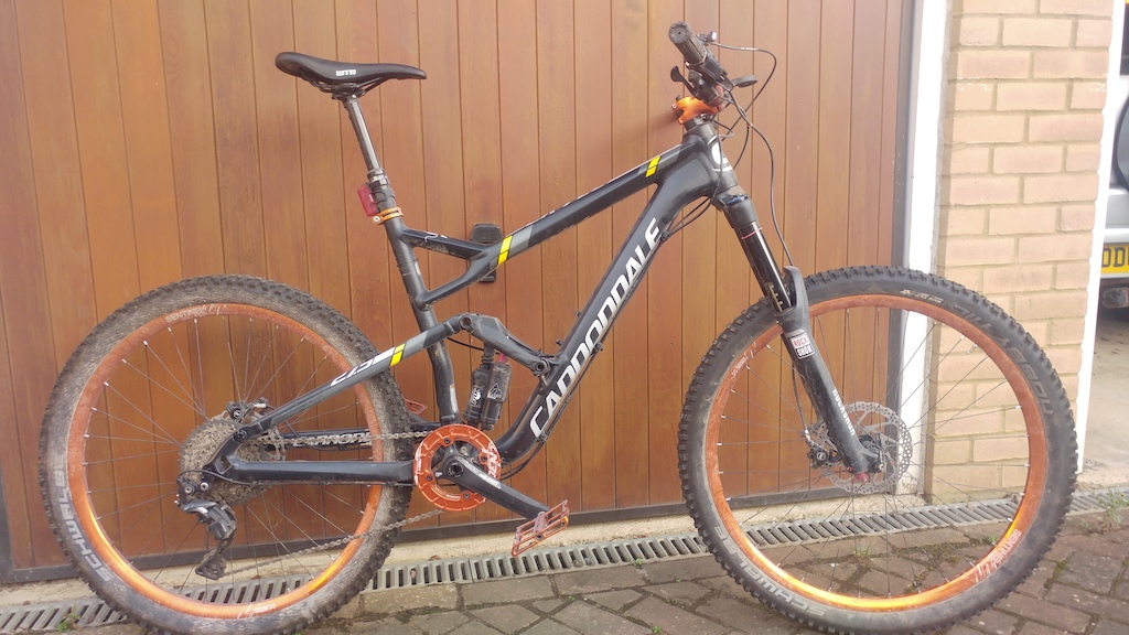 Excellent condition - little use due to riding mainly xc &amp; bikepacking in past couple of years
RockShox Pike 160mm
Fox Dyad shock 95/160mm with handlebar remote
1 x 11 with xt 11-42 rear mech &amp; shifter, 32 tooth Race Face n/w chainring (orange) with superstar bash ring (orange)
Full on bars (orange)
Superstar nano pedals (orange)
Superstar trail wheelset running tubeless Nobby Nic front / Hans Dampf rear
Reverb dropper post with handlebar remote
Magura brakes