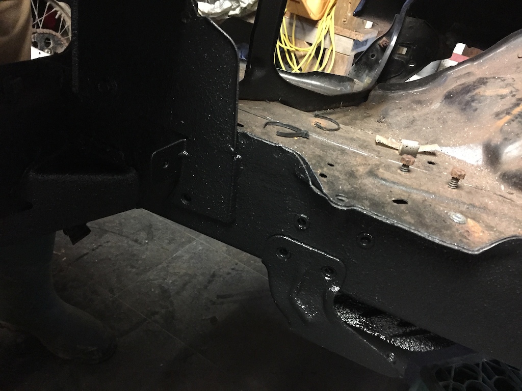 Front chassis rails raptor coated