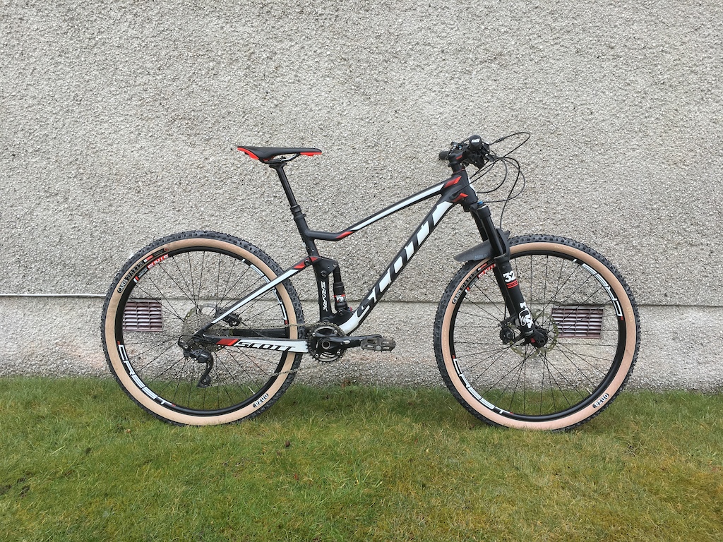 Scott Spark 750 with new wheels and tyres.