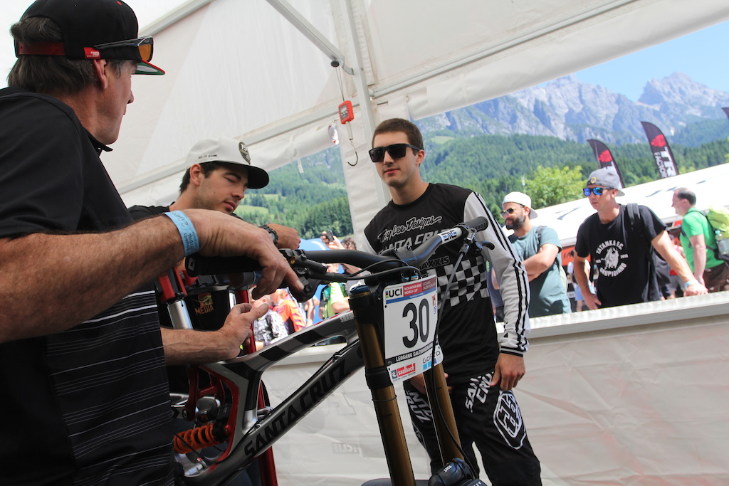 Doug Hatfield, Walker Shaw and Luca Shaw during the Leogang UCI MTB DH World Cup; Photo: Kathy Sessler