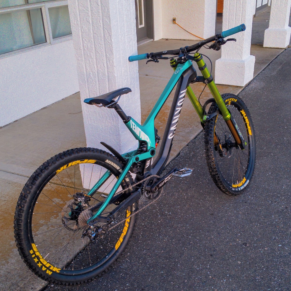 canyon sender custom with dvo emeralds and full spank\shimano build with foc dhx rc4 on the rear.
