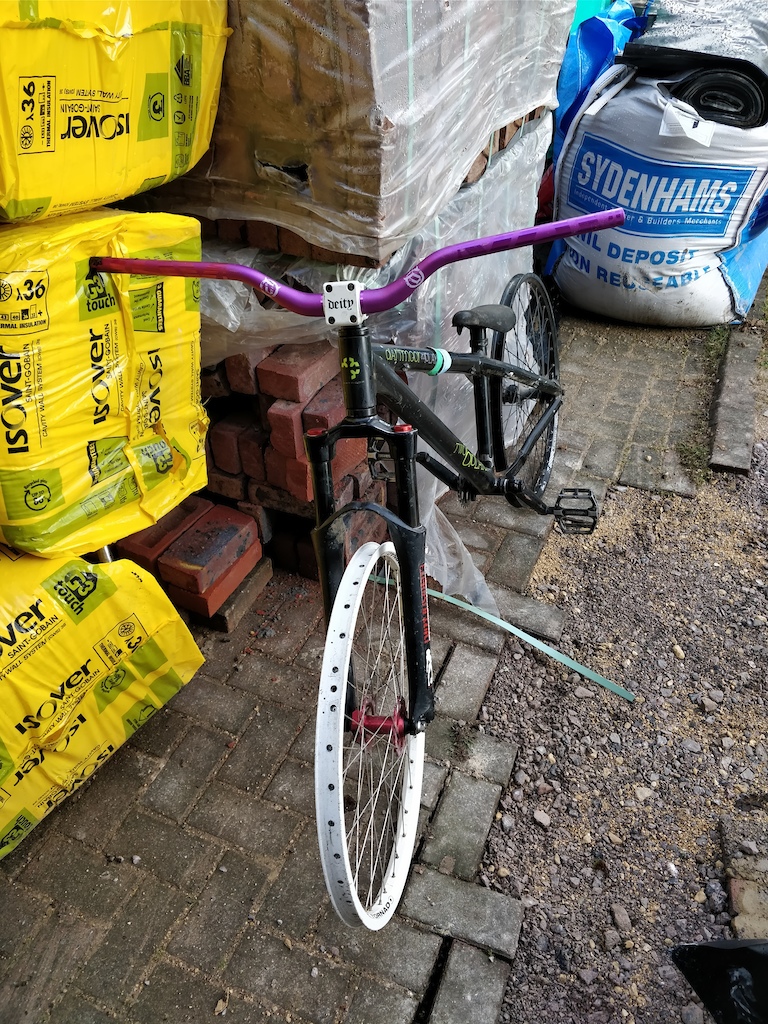 Built up a frankenbike out of the box of left over parts in the garage, as I may have to sell the P-slope eventually due to uni being too fucking expensive. But also just for a laugh

Ignore the building shit, parent's house being extended