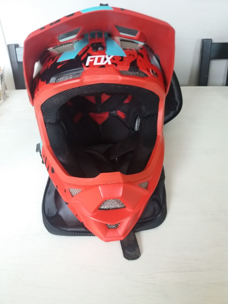 fox rampage carbon helmet in Really good condition size small