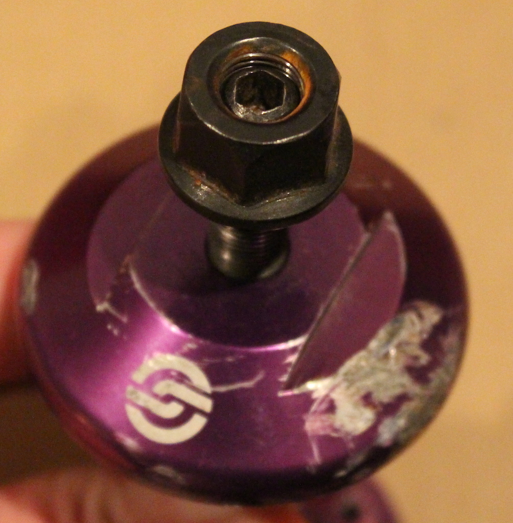 $40 - Salt Front Hub, purple, 36h, 3/8" male axle, comes with hub guards