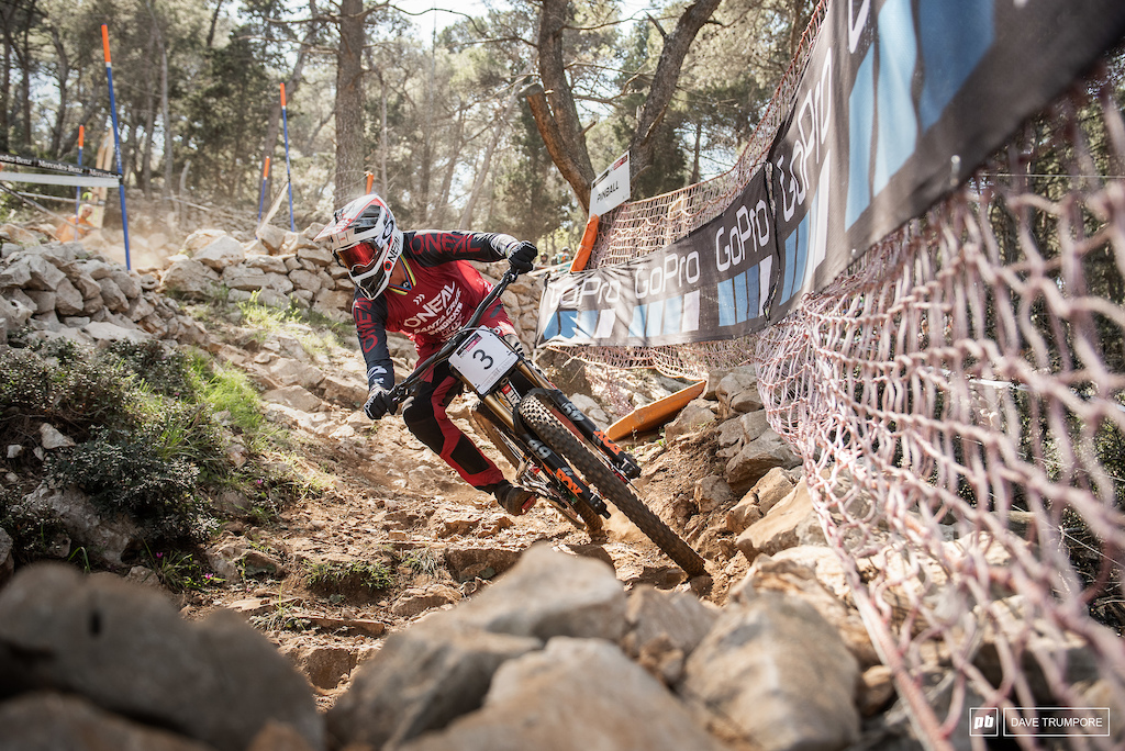 A year ago it was a big deal to see Greg Minnaar on a 29er, but now it seems hard the field is on one.