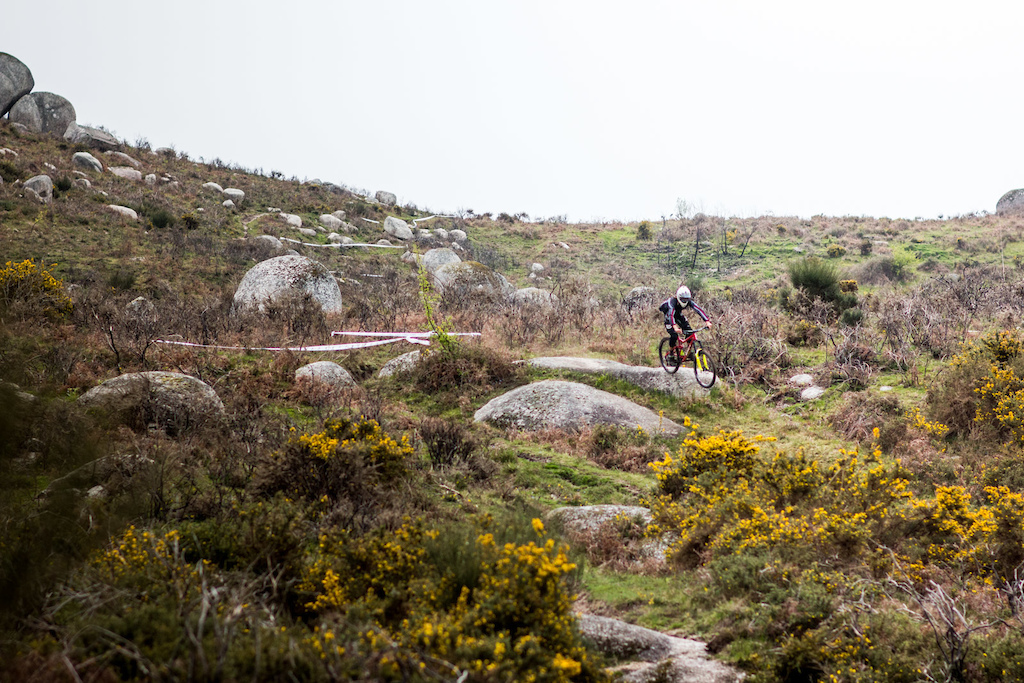 Photo report for In Nature, covering the first round of the Portuguese Enduro Cup.
