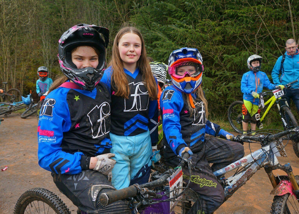 3 of the 4-strong Female Riders Race Team youth team. From left to right Anna Mackenzie,  Aimi Kenyon, Heather Wilson. All competing at the Borders Mini DH Round 2 in Ae Forest.