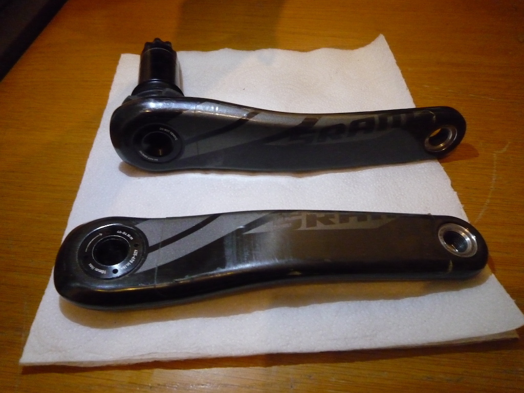 2015 Sram X01 carbon cranks labeld by Specialized