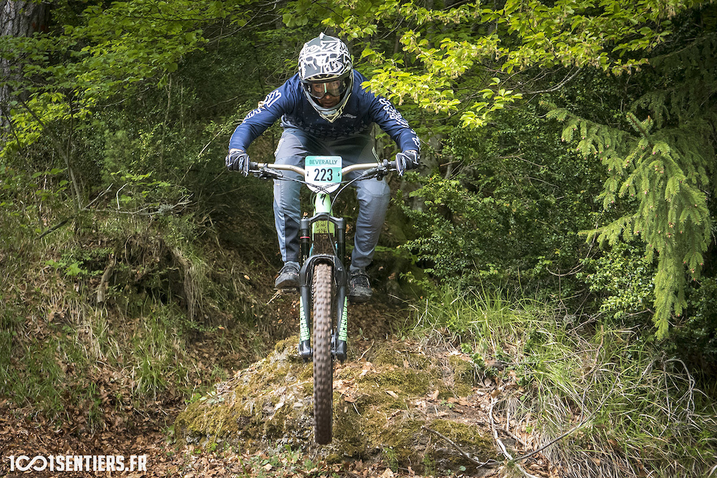 After 6 stages in one day including one climbing Melvin Pons wins the e-bike category of the Urge 1001 Enduro Tour round 3.