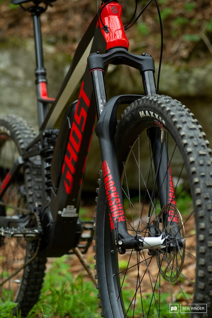 Ghost SL AMR Review - A rare Dual Position Air Lyrik RCT3 heads up the bike.