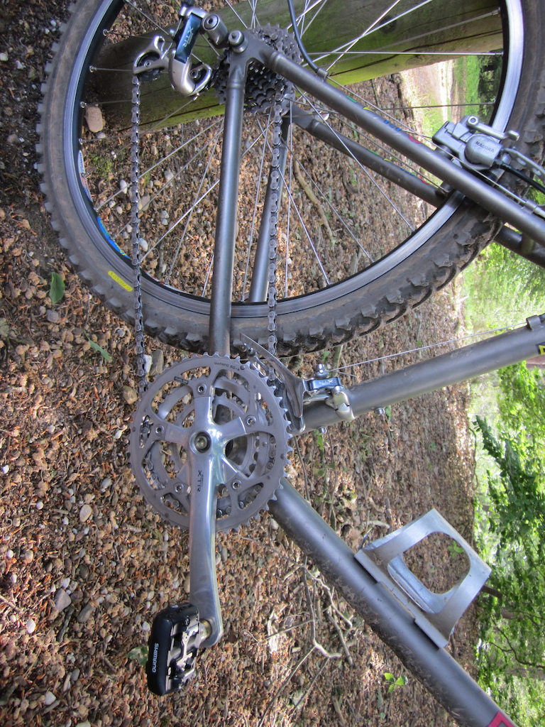 Drivetrain: XTR and new pd-m737 w/ Ti axles.
Magura hs33 for stopping.