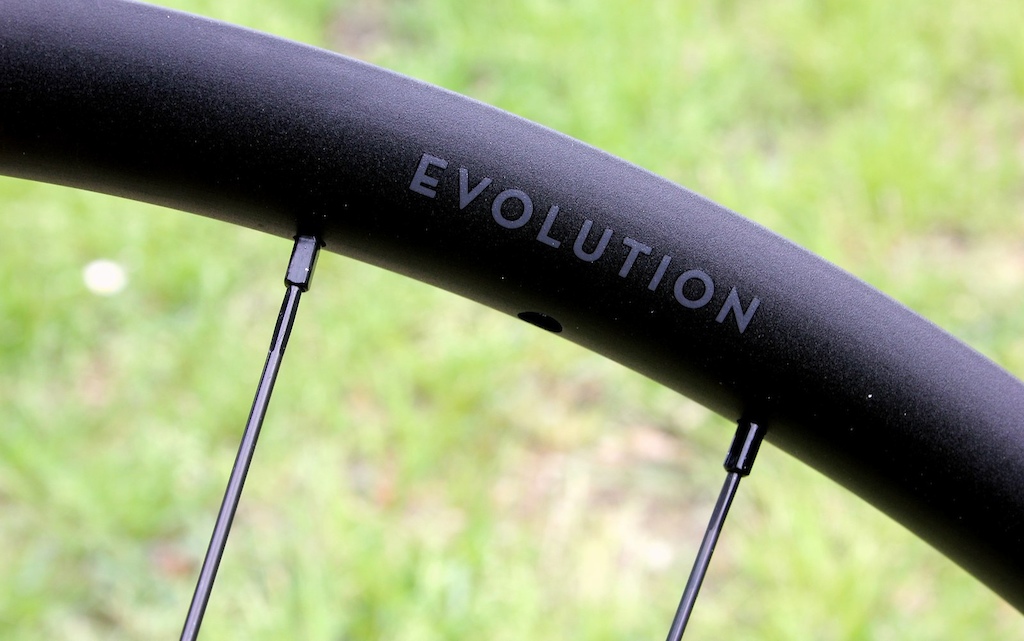 Newmen Components First Look – Evolution Wheelset