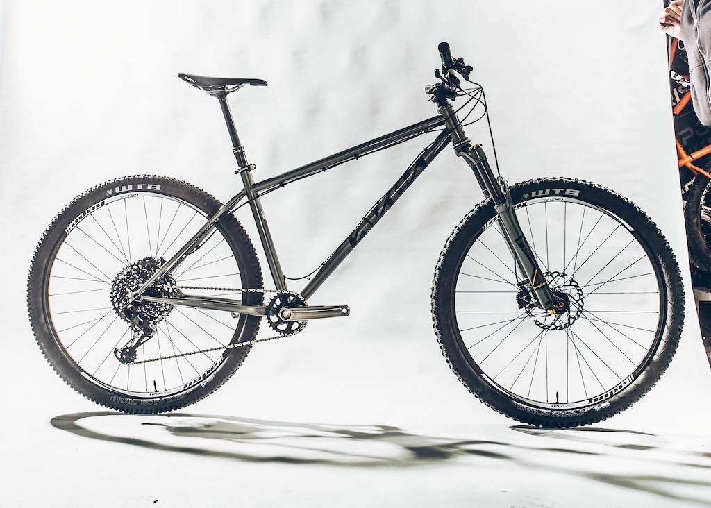 Solaris MAX 2018. Longshot geometry, Reynolds 853, extra bottle bosses and that classic Cotic feel. For the local loop or a life-changing adventure.