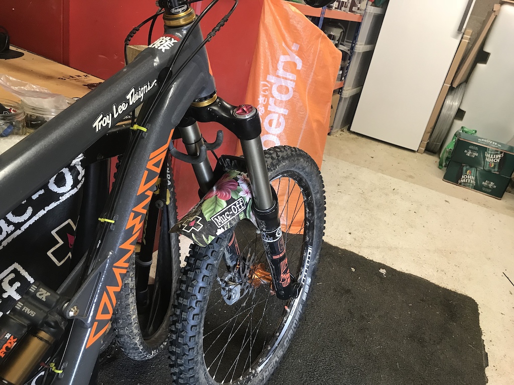 2012 CUSTOM COMMENCAL SUPREme 6 with X2