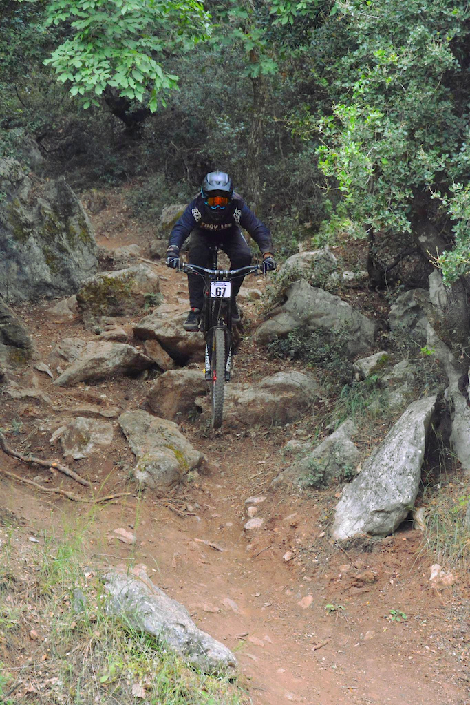 Racing #greekdownhillcup round #2 
Rock n Roll @ Mouzaki one of the best #DH tracks in Greece