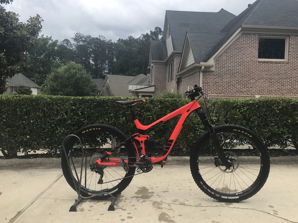 2017 Giant Reign Advanced *upgraded* Price Drop