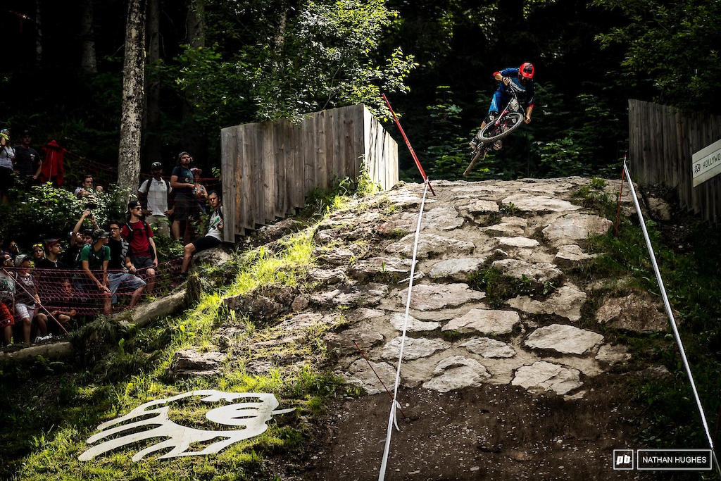 Sam Blenkinsop; don't you just love him? No top 10 today, but aggression and style for miles.