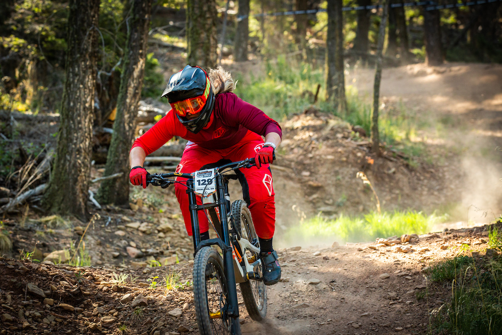 Amanda Batty races stage 5 in the Pro/Open division at Round 2 of the 2018 SCOTT Enduro Cup presented by Vittoria in Angel Fire, NM on June 10, 2018. Photographer: Sean Ryan, courtesy EnduroCupMTB