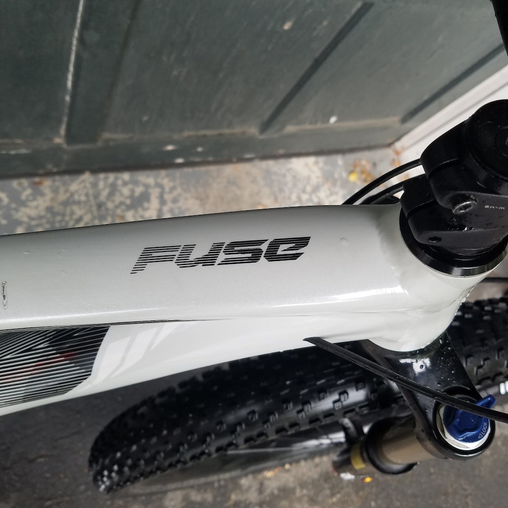 2016 Specialized Fuse Comp