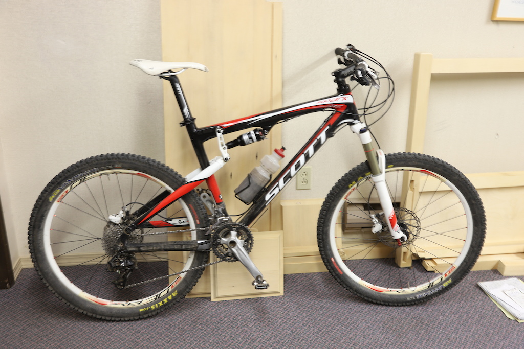 Bicicleta Scott spark 35 2011 carbon Curtea de Arges • OLX.ro