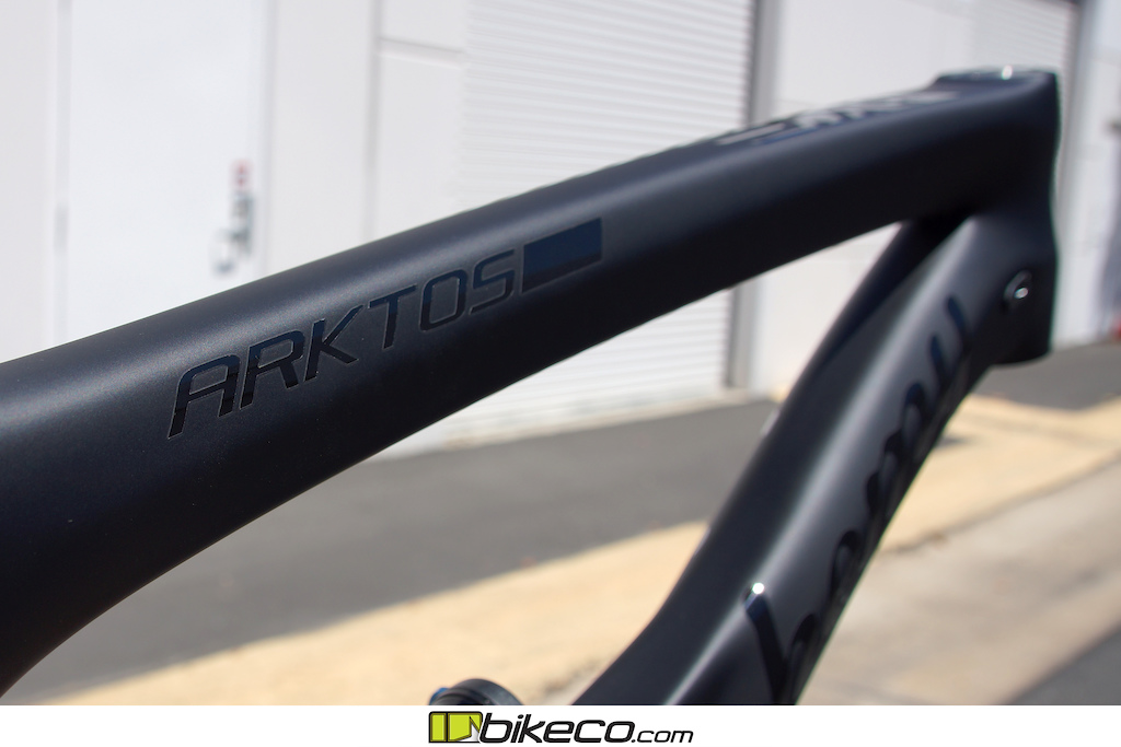"Custom" doesn't have to be synonymous with over the top. This US Built custom Alchemy Arktos 27.5" takes a matte to gloss murdered out black theme to the next level.

With graphics designed by BikeCo.com and the owner this frame insists on being seen while screaming "there's nothing to look at here!"

In a nod to the US manufacturing we've placed a US flag on the top tube and stays.

In the market for an enduro slayer with a custom flare? Reach out to the staff at BikeCo.com to get dialed in with the best spec, setup, tune and pricing.
