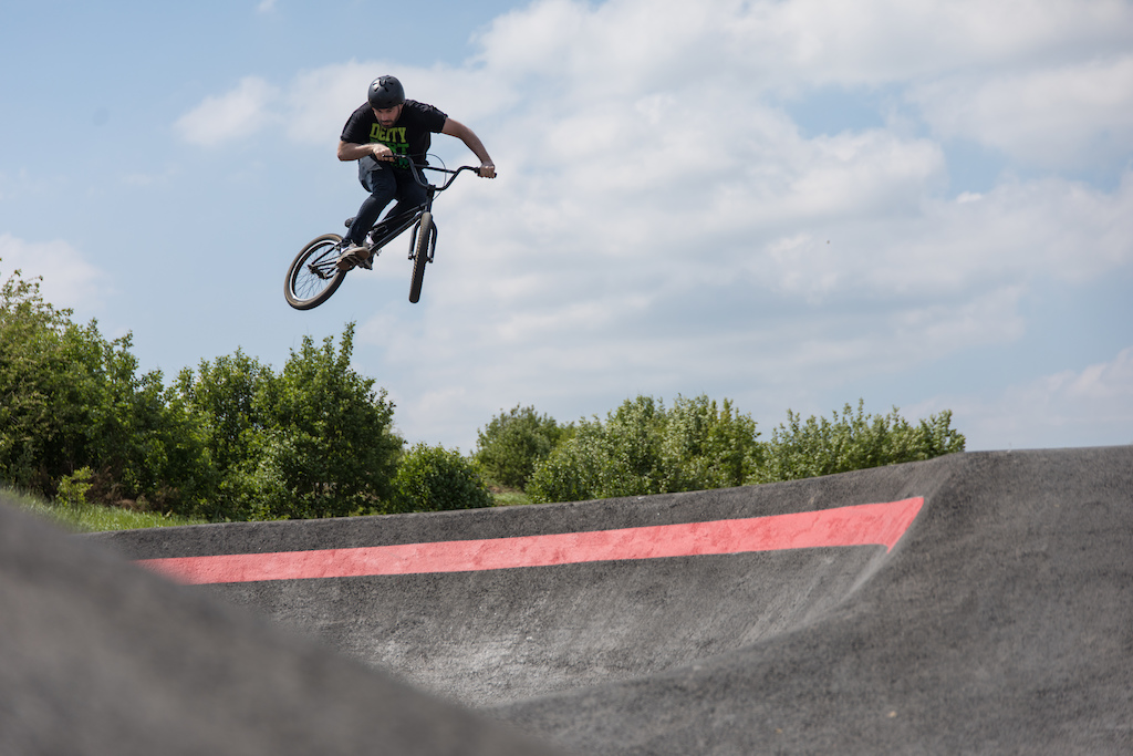 Video Brendog & Kriss Kyle Rip Around Glasgow's Pump Track Pinkbike