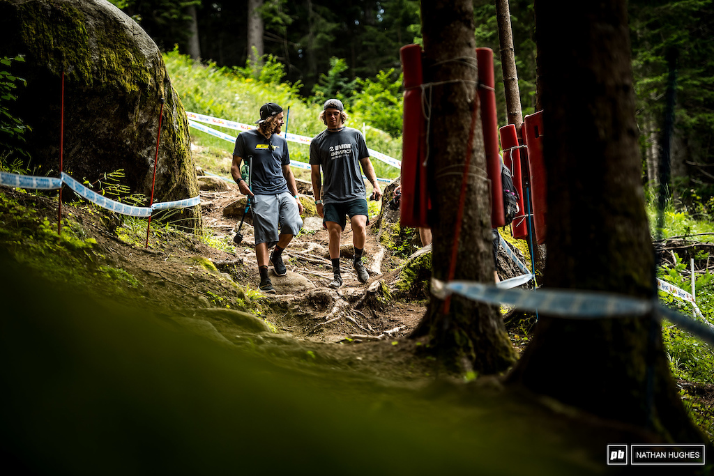 Wyn Masters and Keegan Wright talking their way down through the relentless gnar.