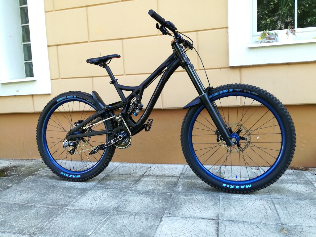 Jedi 2017 - text on Maxxis tires changed to light blue - color game +5 :)