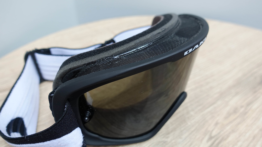 Oakley's New MTB Range Includes Clothing & A Greg Minnaar Helmet ...
