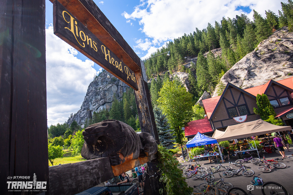 Apres race at the Lions Head Pub in Castlegar BC on day 3 of the 2018 Trans BC Enduro.